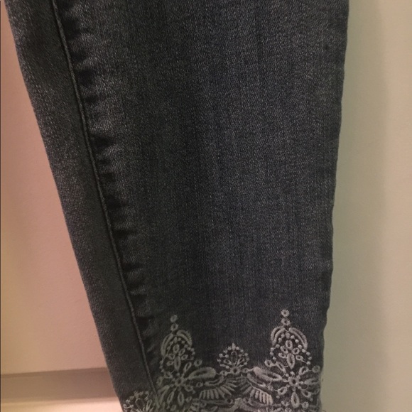 MID RISE JEANS - Picture 2 of 6
